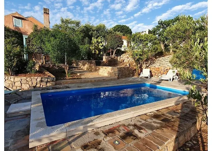 In With Swimming Pool